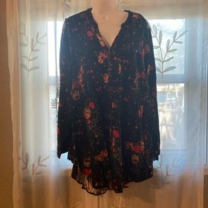 Torrid long sleeve baby doll top.